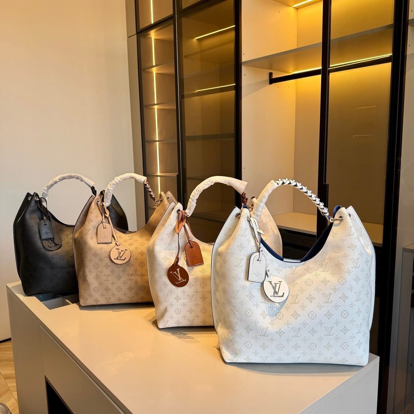 El Vee Large Handbag